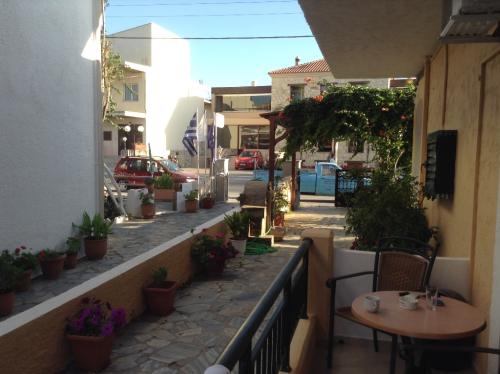 20140619-Aleea spre strada